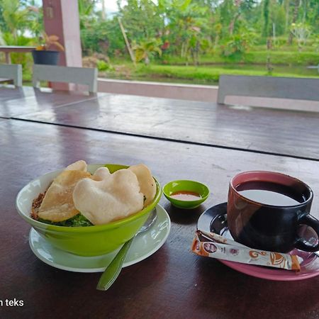 Talaga Tomohon Home Stay And Fishing Pond Exterior photo