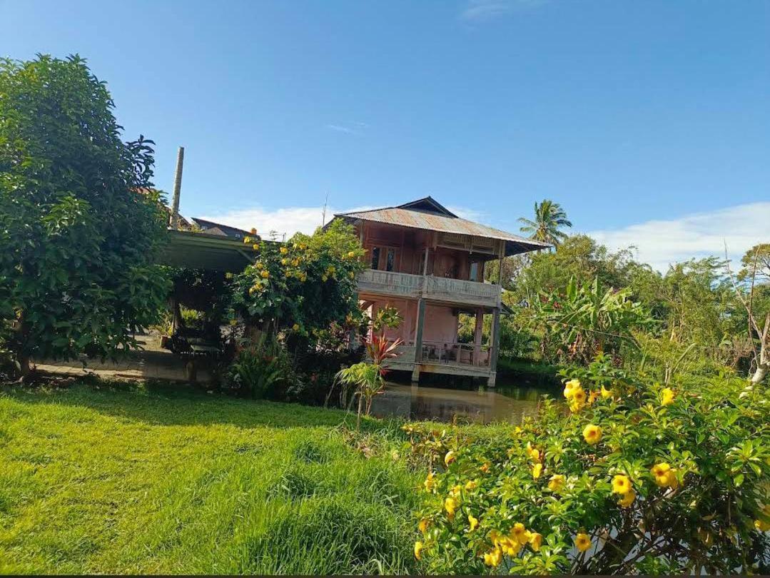 Talaga Tomohon Home Stay And Fishing Pond Exterior photo