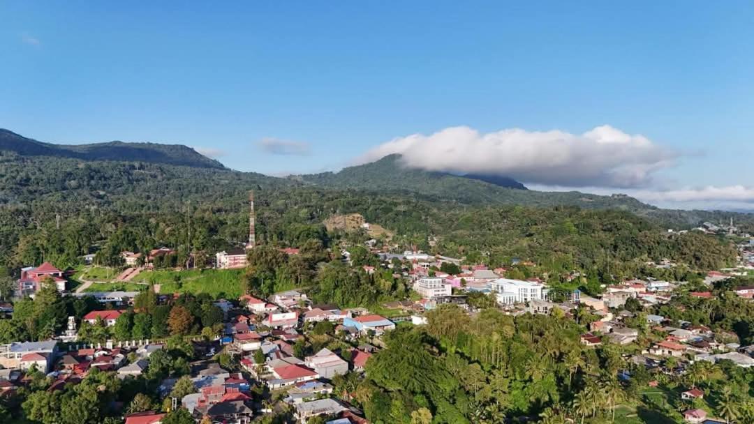 Talaga Tomohon Home Stay And Fishing Pond Exterior photo
